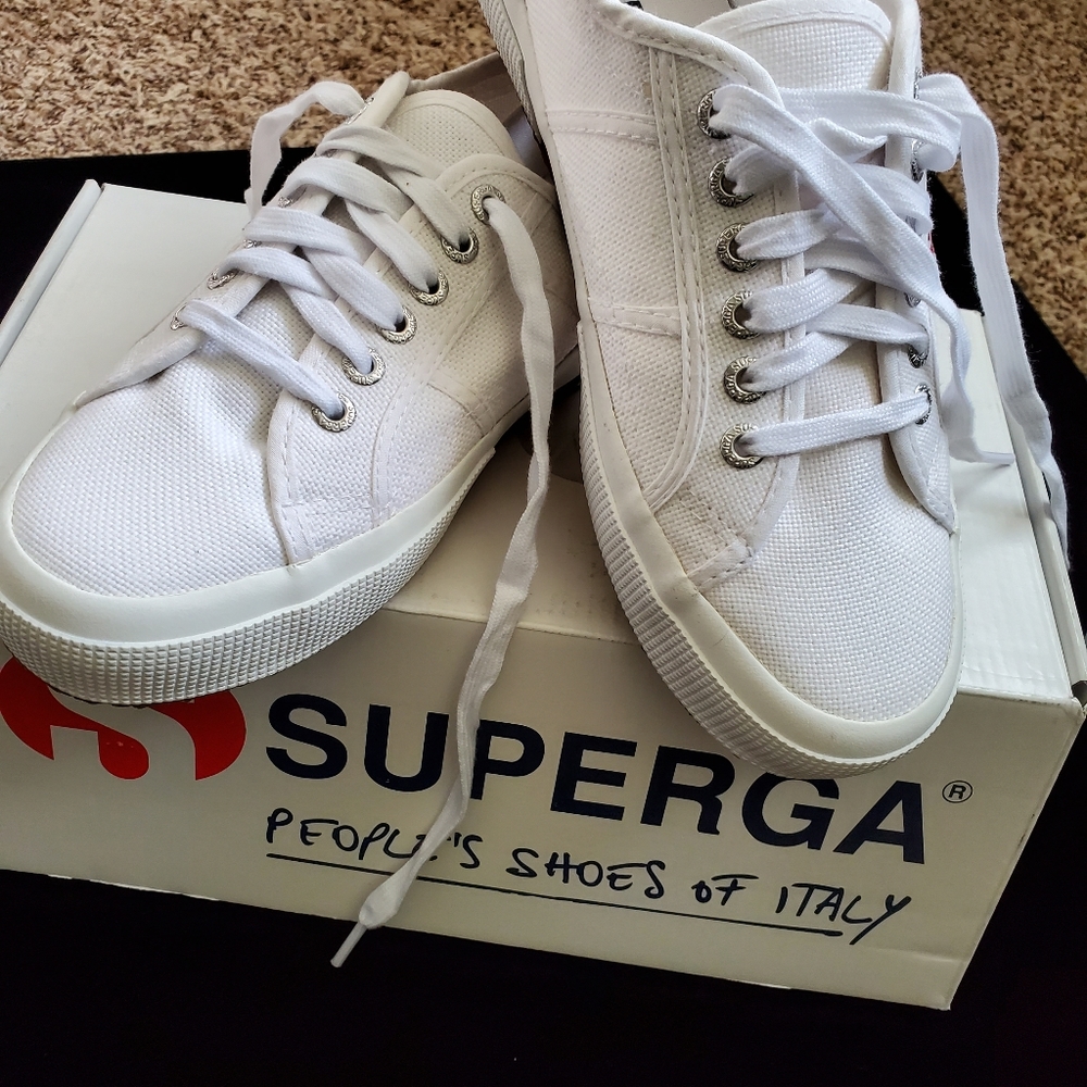 New Superga Classic Sneaker